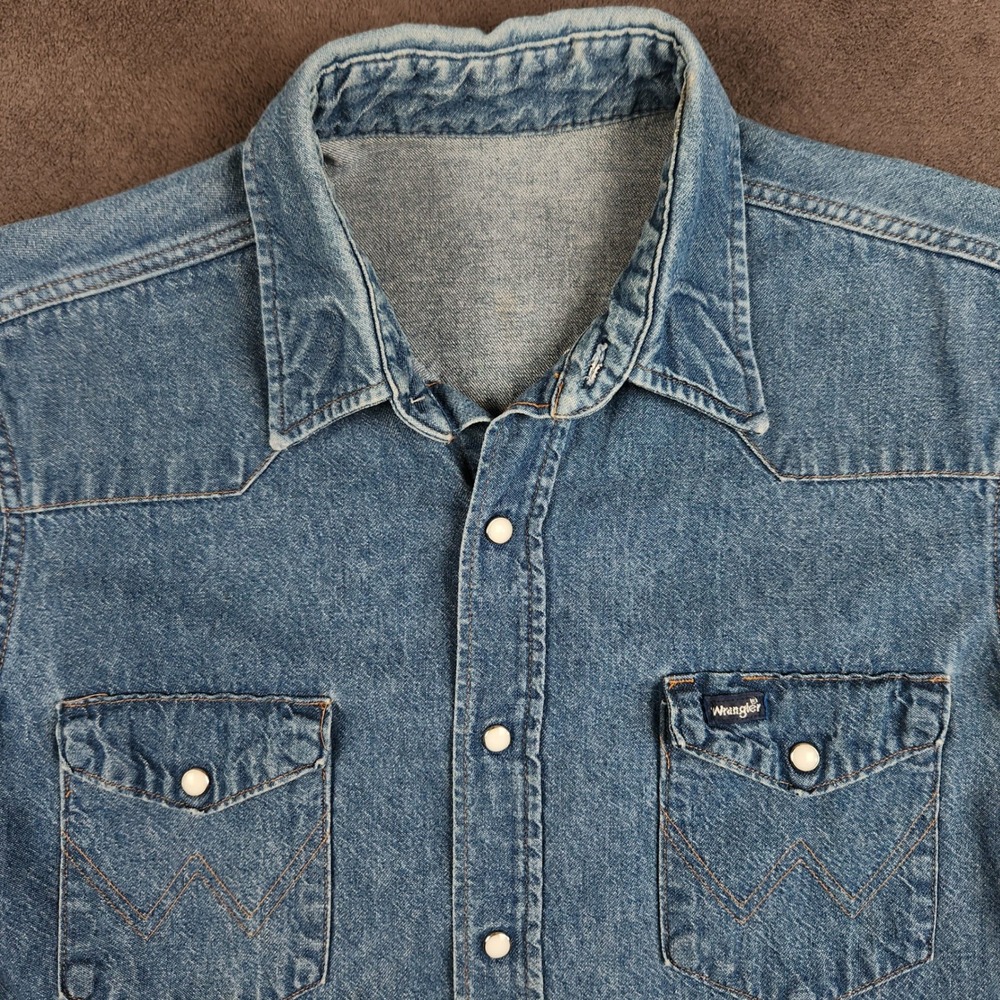 Vintage Wrangler Western Shirt Mens Medium Blue Denim Long Sleeve Pearl Snap